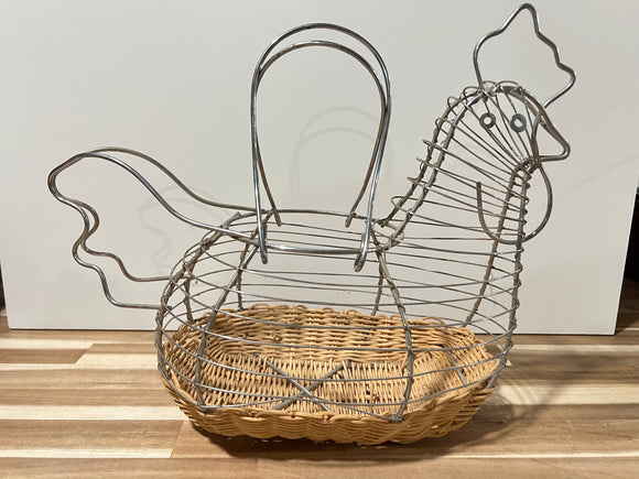 VTG Hen wires egg basket with wicker bottom