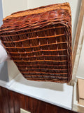 Wicker picnic basket - lined