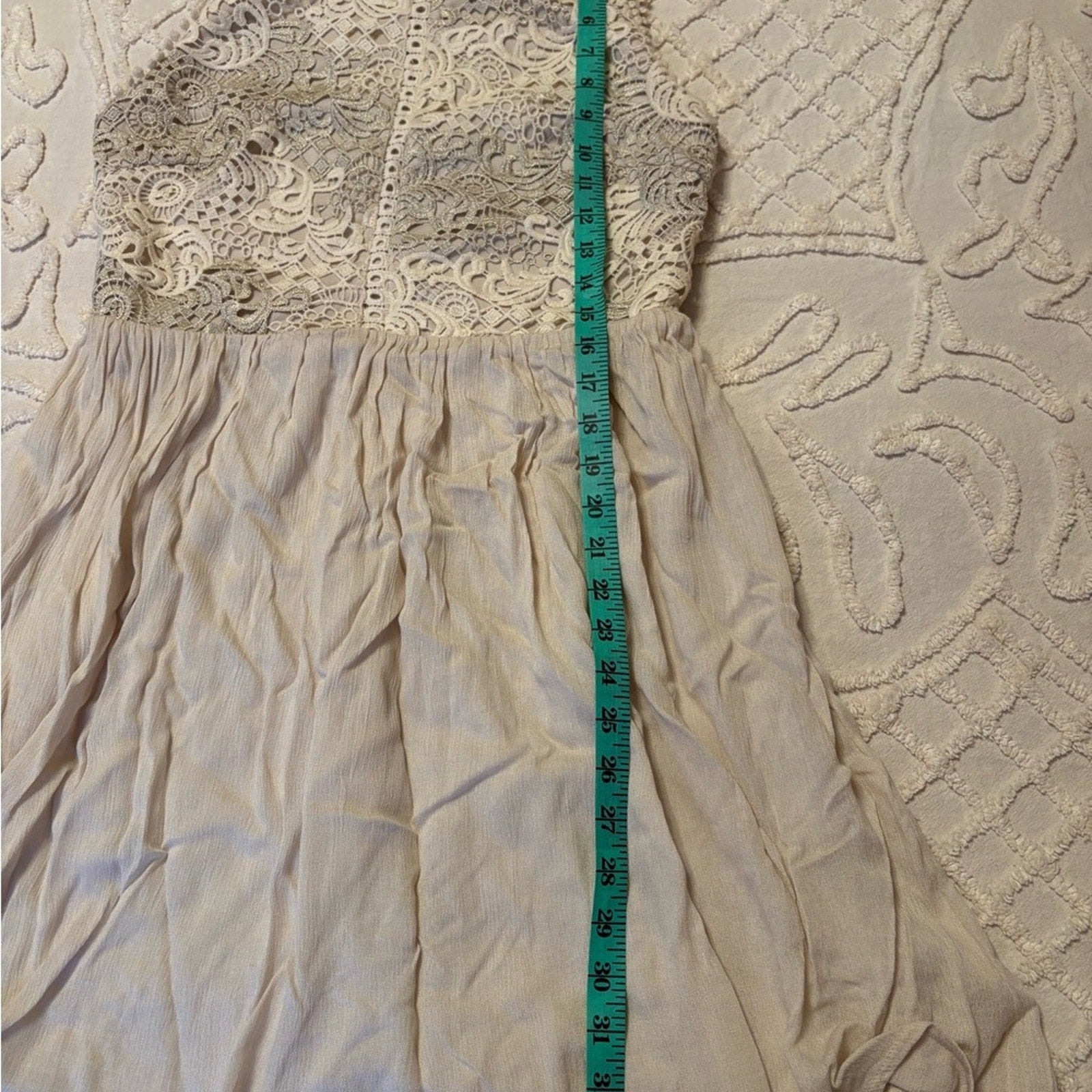 Francesca's Collections Cream Lace Detail Short Dress