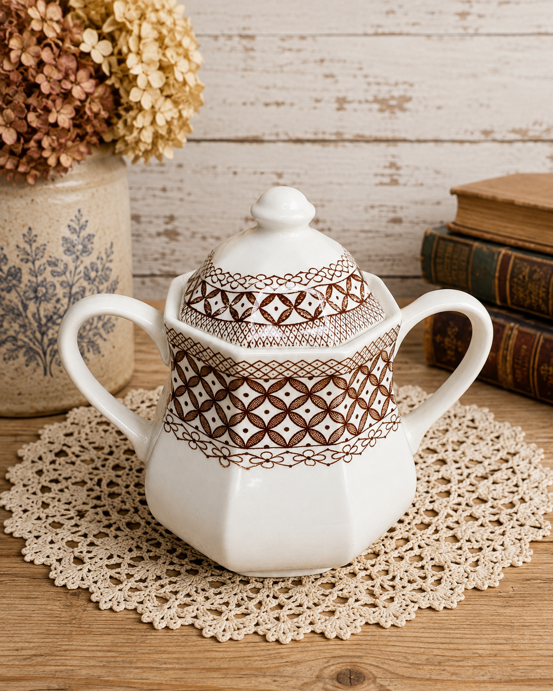 Vintage J&G Meakin Royal Staffordshire Wicker Ironstone Sugar Bowl with Lid – England