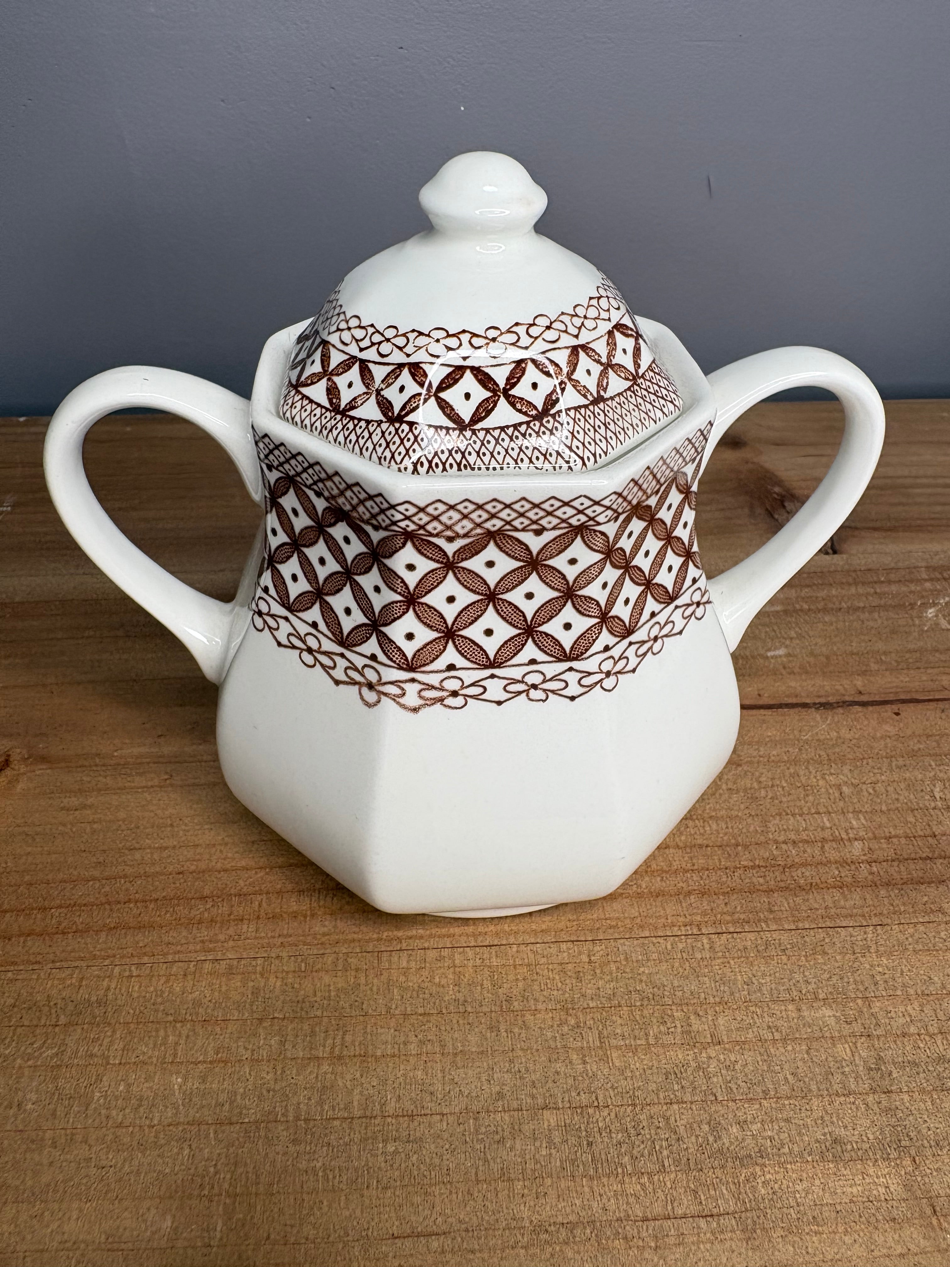 Vintage J&G Meakin Royal Staffordshire Wicker Ironstone Sugar Bowl with Lid – England