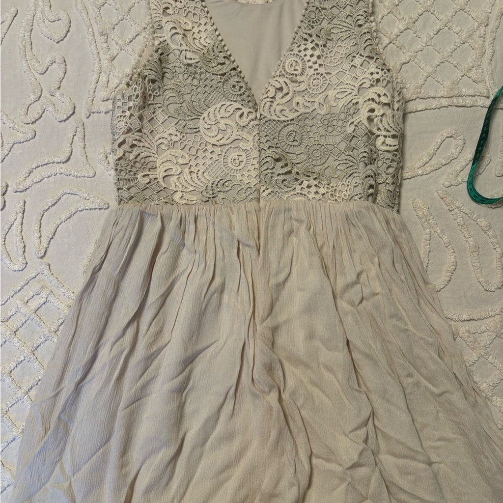 Francesca's Collections Cream Lace Detail Short Dress